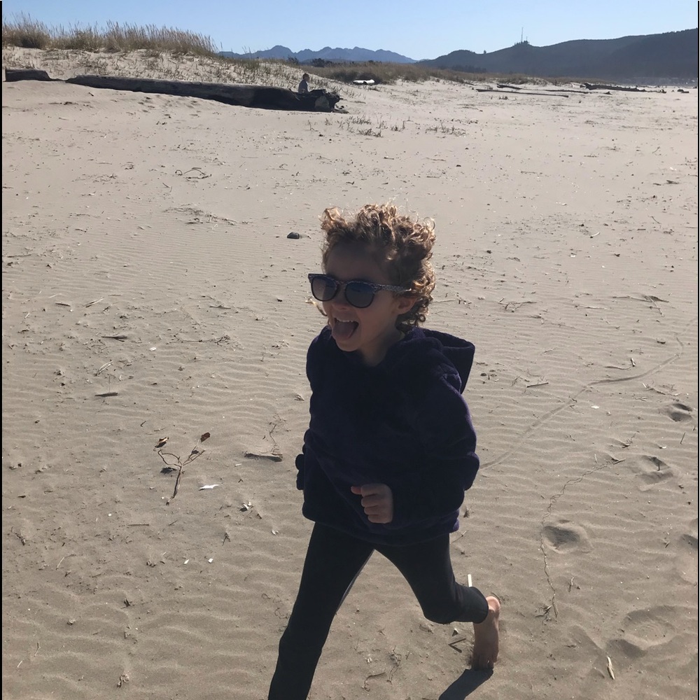 Meet your Posher! - Picture 2 of 4